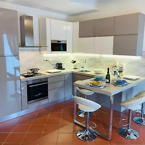 https://appartamento-nice-forte-dei-marmi.it-tuscanyhotel.com
